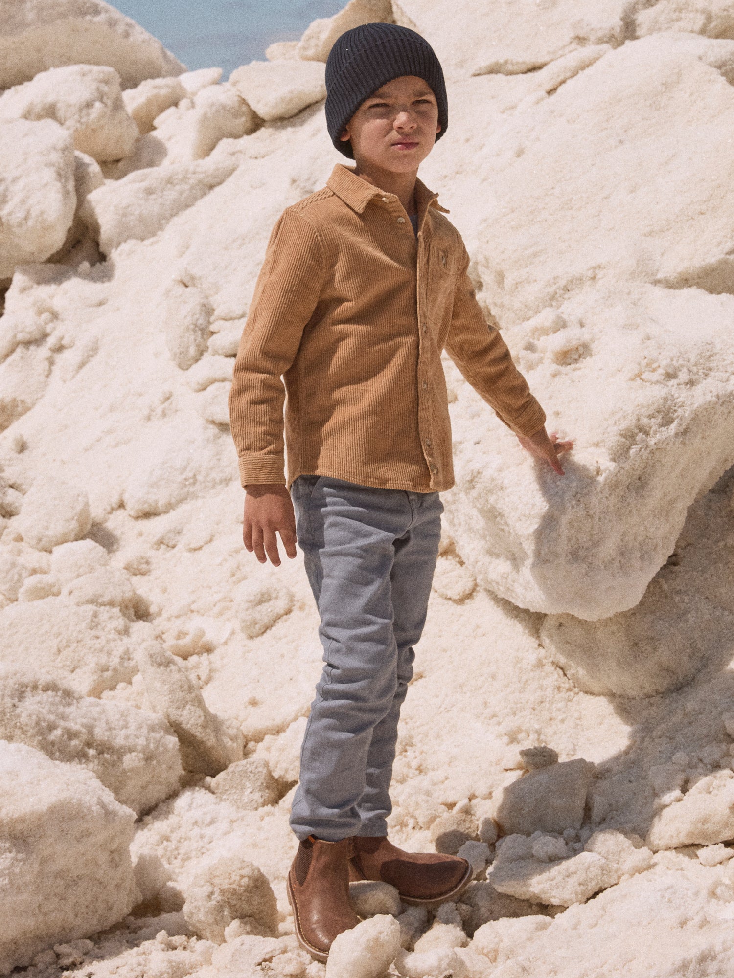 Braunes Samtshirt für Jungen