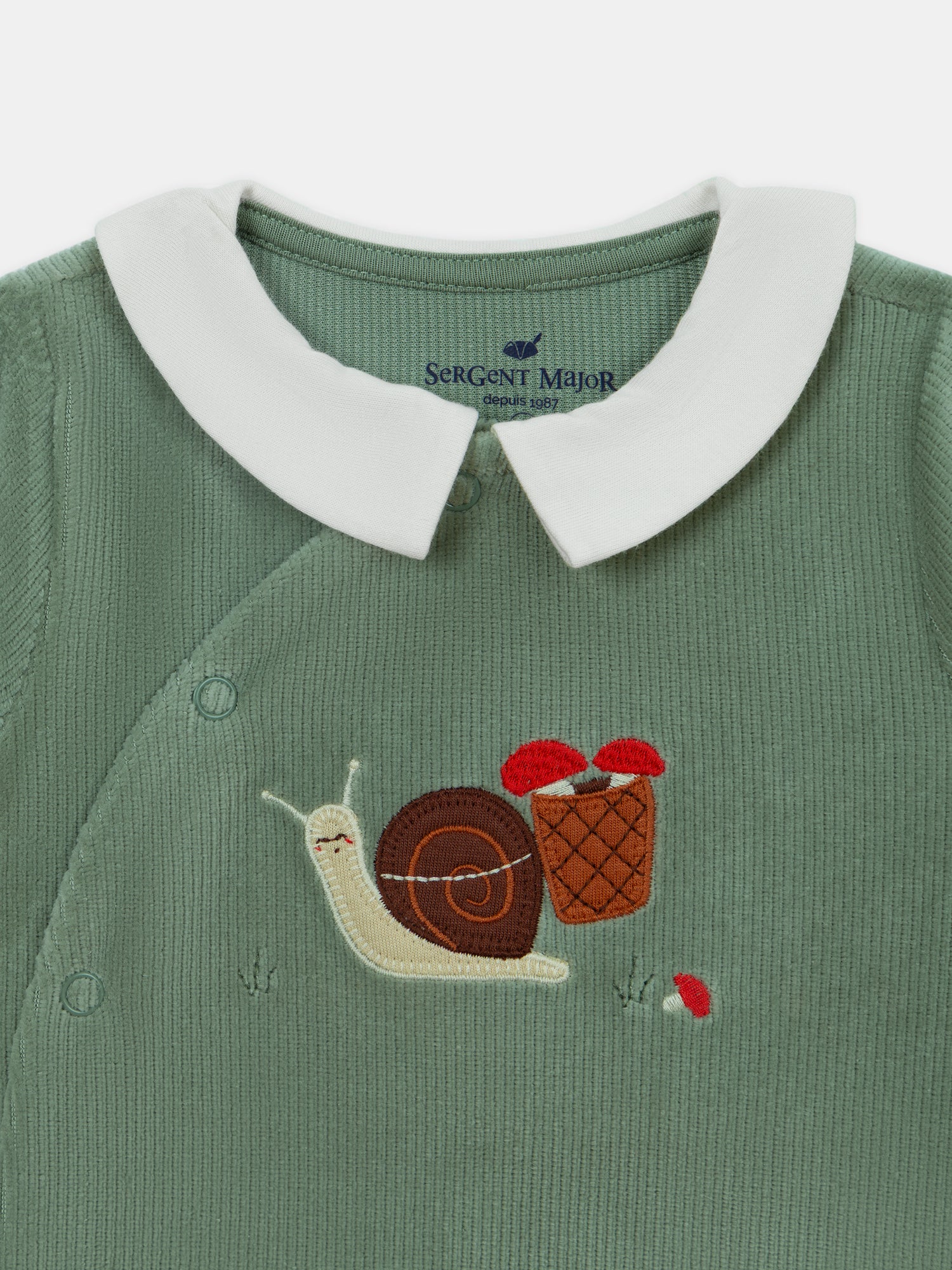 Grau-grüner-velours-ein-schnecken-gestickter-einstücker-baby-junge