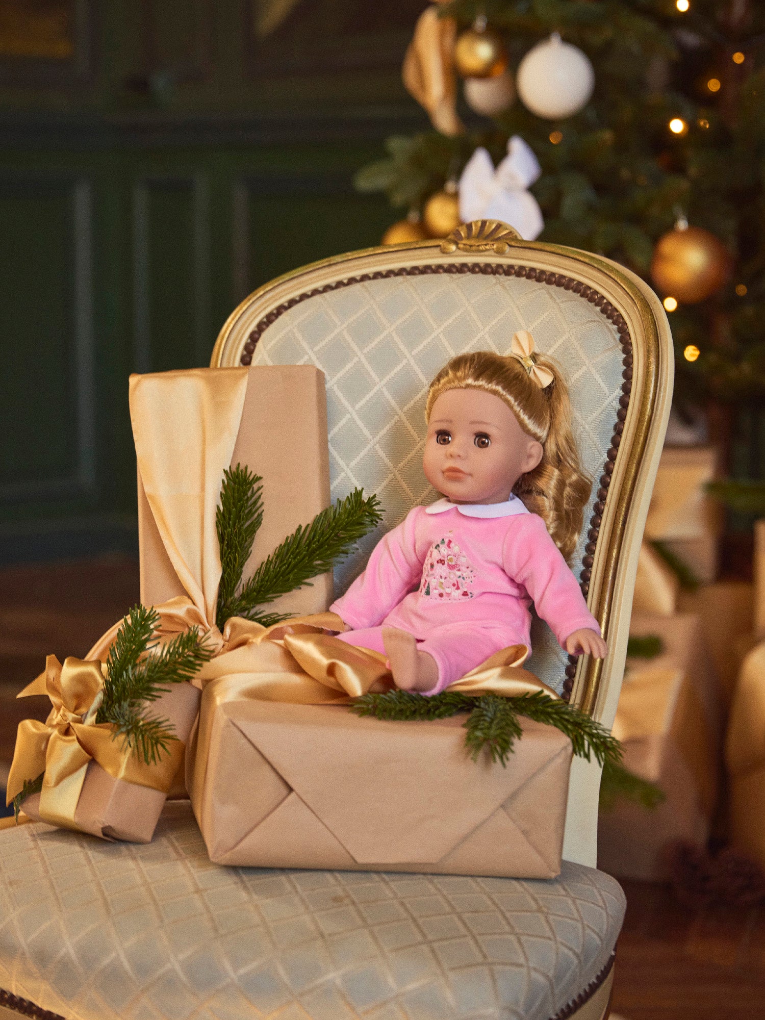 Rosa Samtpuppe Weihnachtsdruck Pyjama