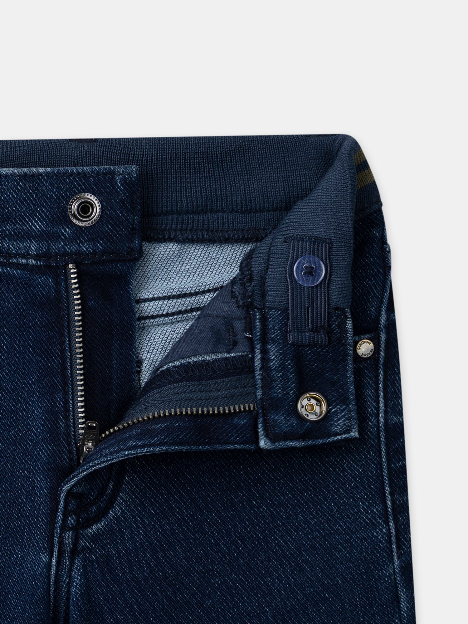 tmp/68893507776/files/9ed8ded9-de10-4865-bcda-1b807b744efc/26H3PG41JEA_P271_14c3645028-680a-49da-bb95-349f6bdaad81.jpg