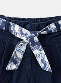 Blaue Karottenjeans mit Gürtel mit Blumenmuster LEJINETTE / 24H2PFJ1JEAK005
